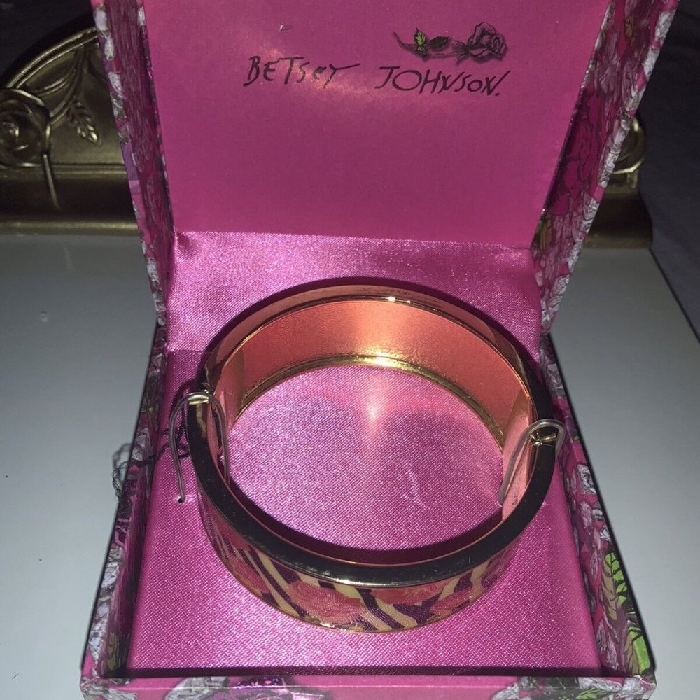 New In Box Betsey Johnson Zebra Rose Cuff Bangle Bracelet